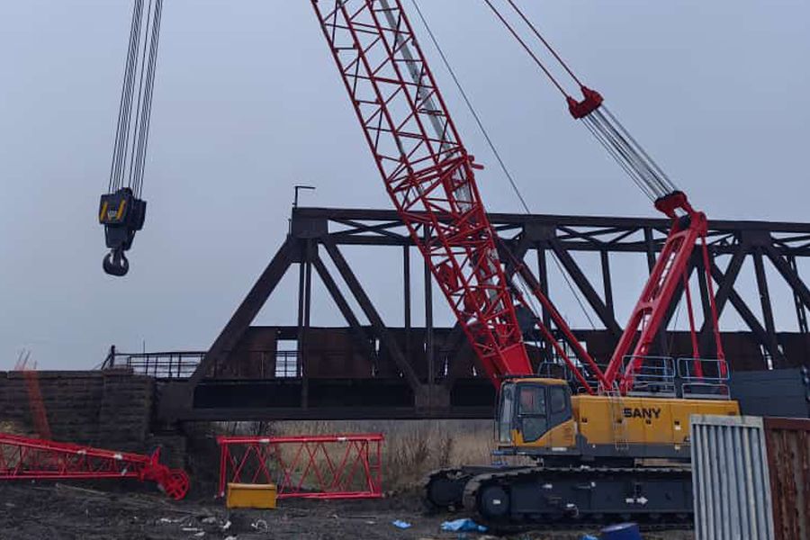 Кран гусеничный SANY SCC1800A  с решётчатой стрелой